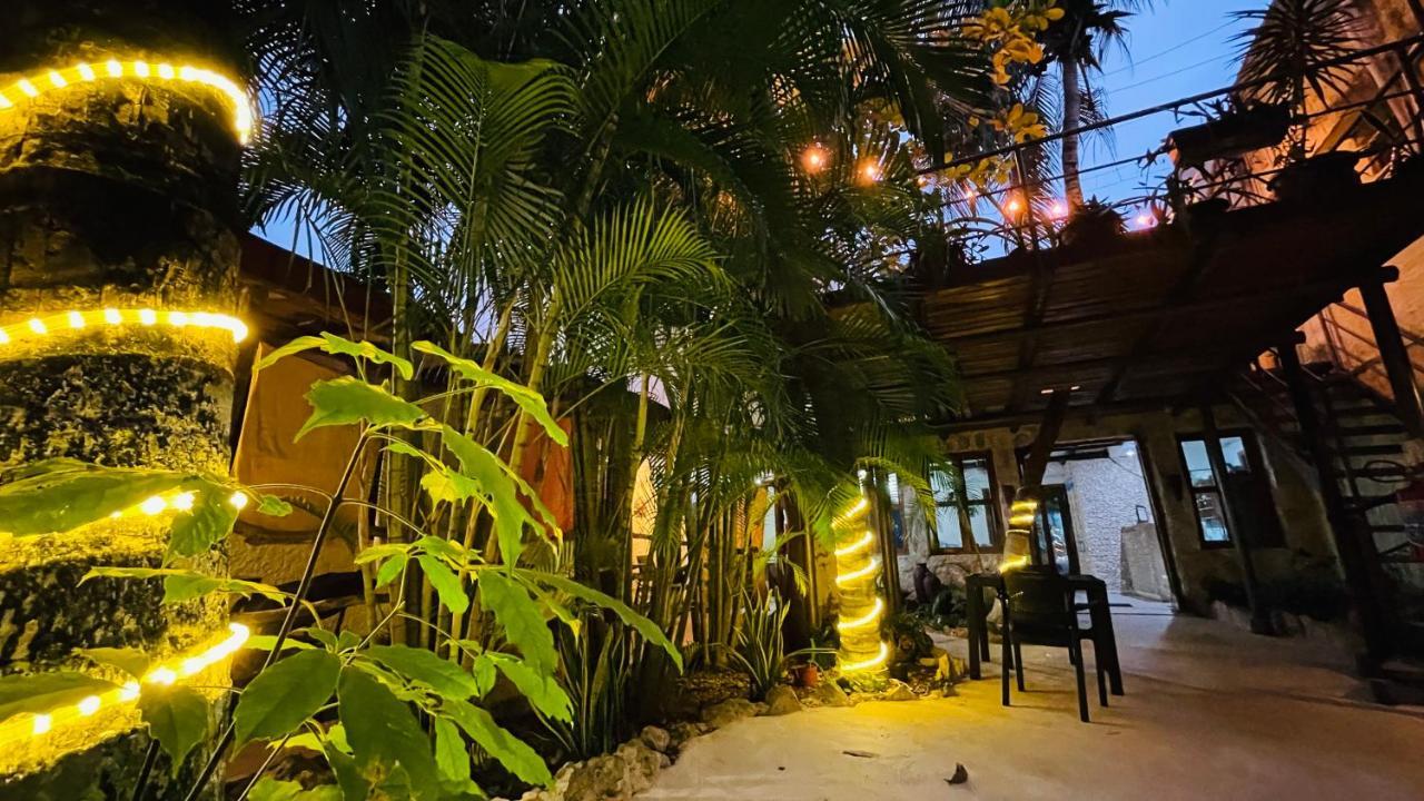 Hotel B&B - 5Th Avenue Playa del Carmen Exterior foto The interior of the restaurant