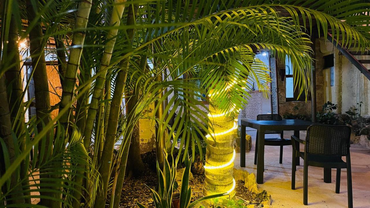Hotel B&B - 5Th Avenue Playa del Carmen Exterior foto Bamboo lighting