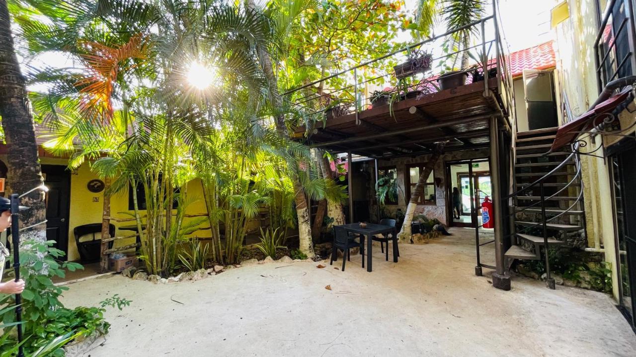 Hotel B&B - 5Th Avenue Playa del Carmen Exterior foto The restaurant at the beach