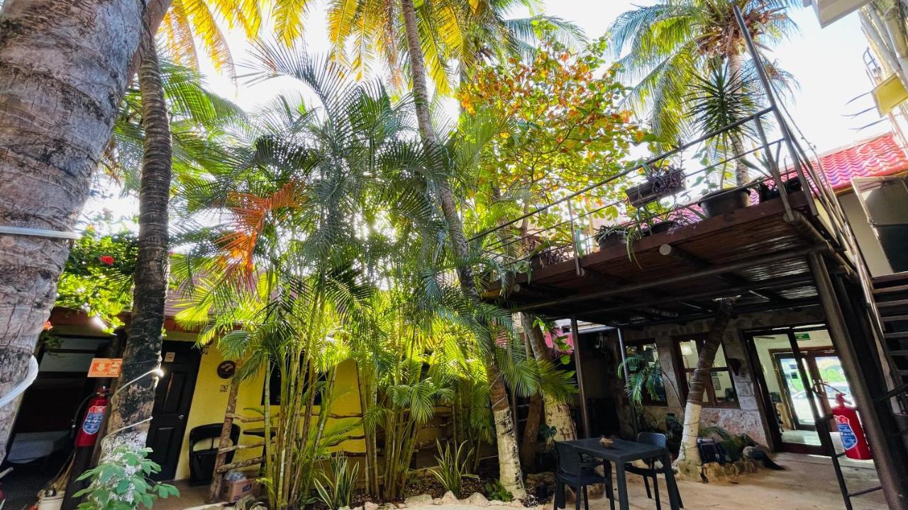 Hotel B&B - 5Th Avenue Playa del Carmen Exterior foto The interior of the restaurant
