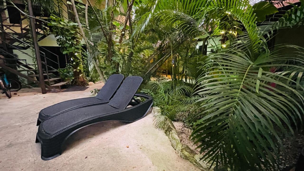 Hotel B&B - 5Th Avenue Playa del Carmen Exterior foto The Jungle Spa