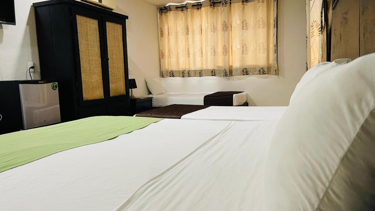 Hotel B&B - 5Th Avenue Playa del Carmen Exterior foto A bedroom at the hotel